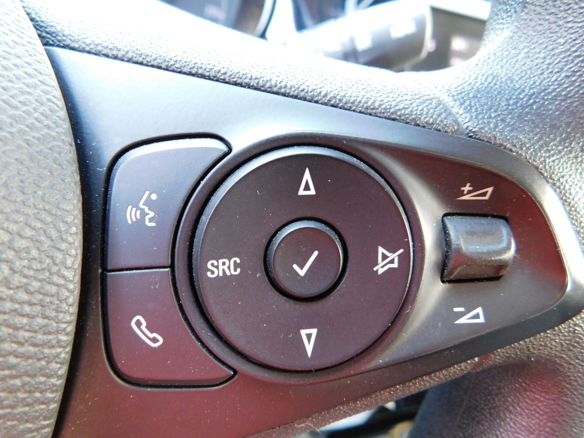 Opel Corsa 1.2 Edition (18)