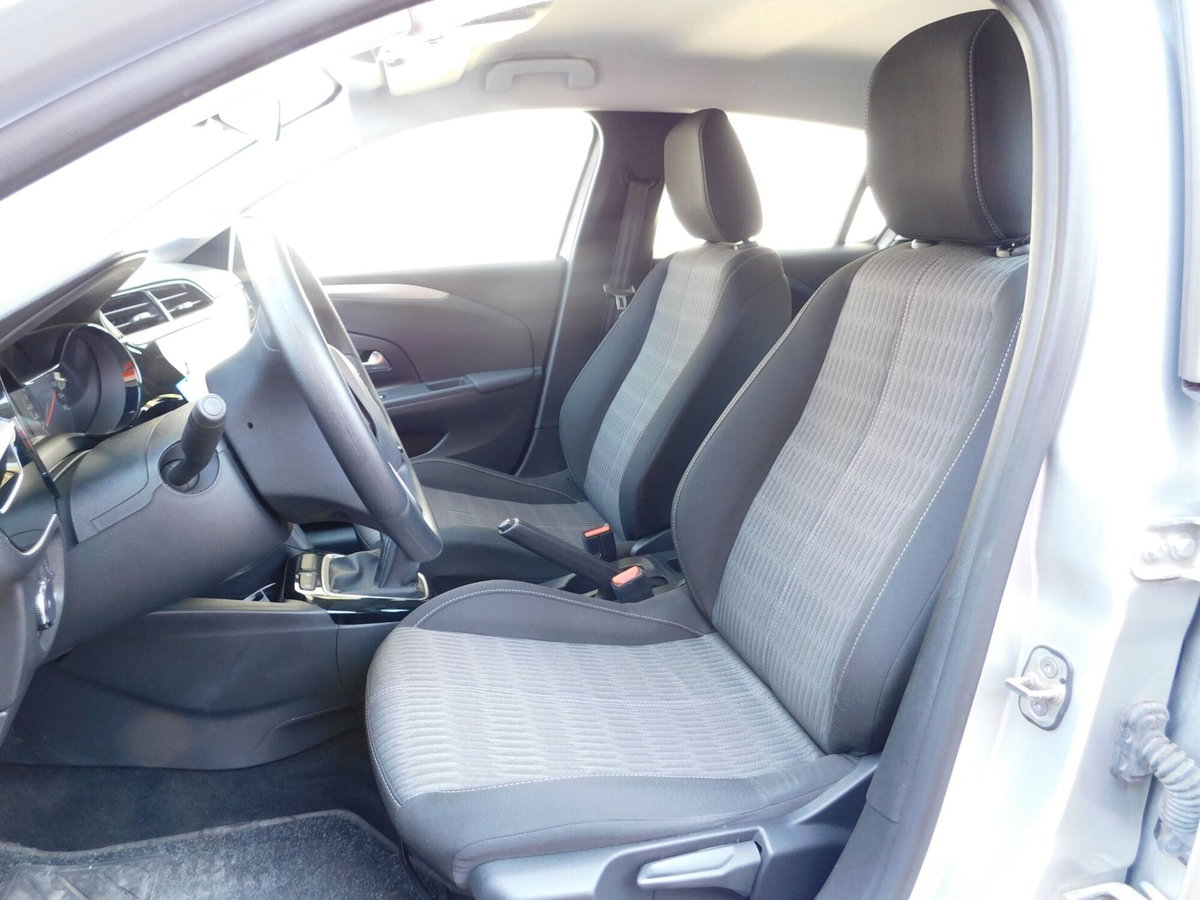 Opel Corsa 1.2 Edition (9)