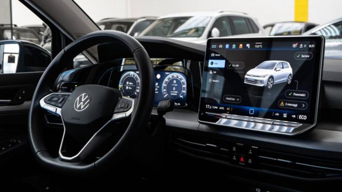 Volkswagen Golf 1.5 tsi ehybrid Edition 204cv dsg (13)