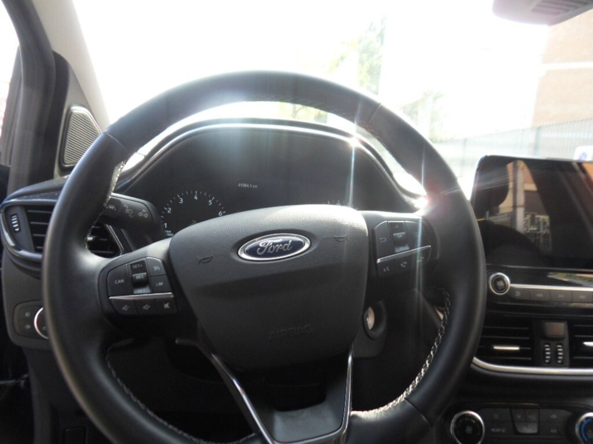 Ford Puma 1.0 EcoBoost Hybrid 125 CV S&S aut. Titanium Design (10)