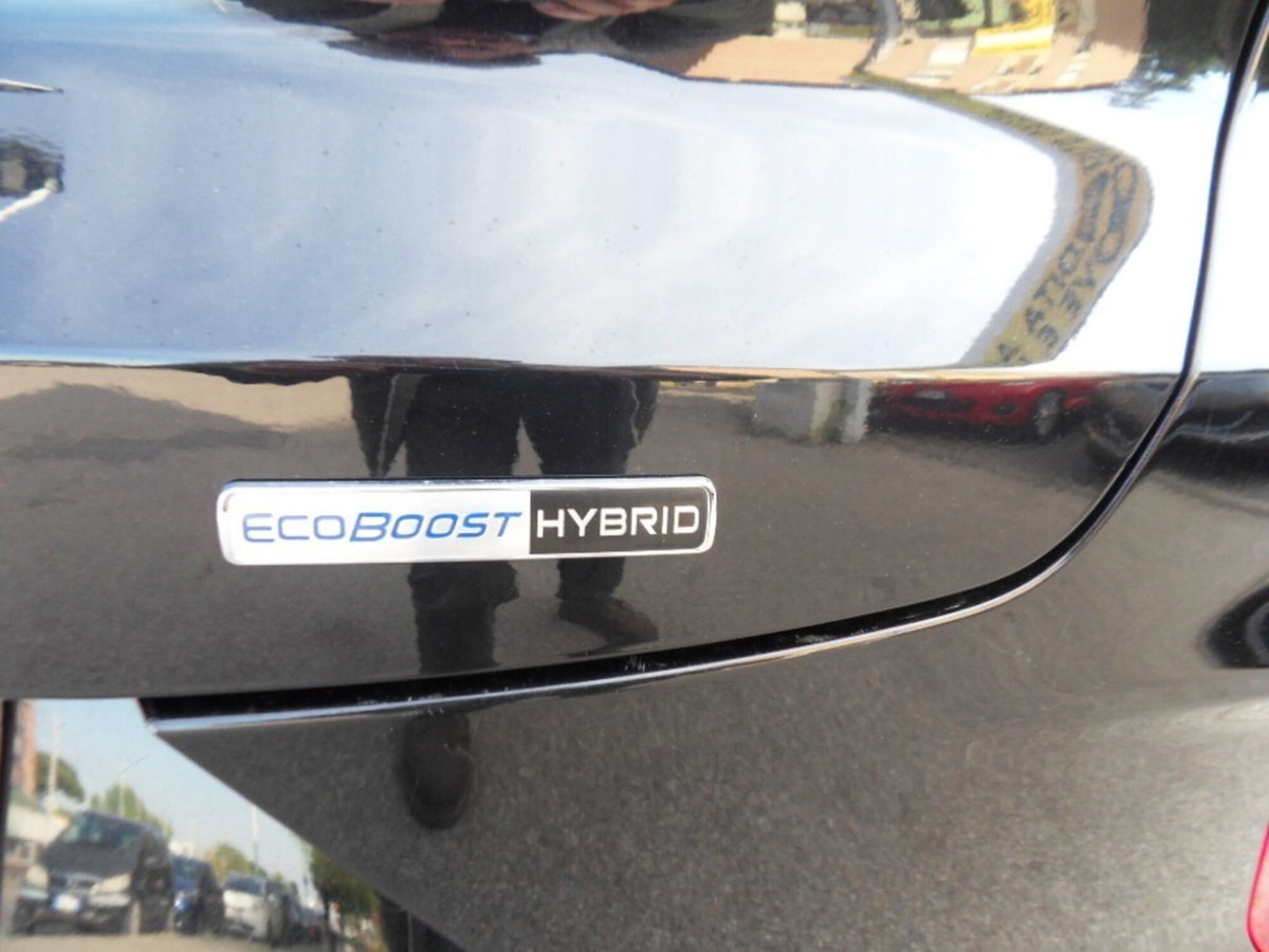 Ford Puma 1.0 EcoBoost Hybrid 125 CV S&S aut. Titanium Design (8)