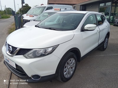 Nissan Qashqai 1.5 dCi DPF Tekna (2)