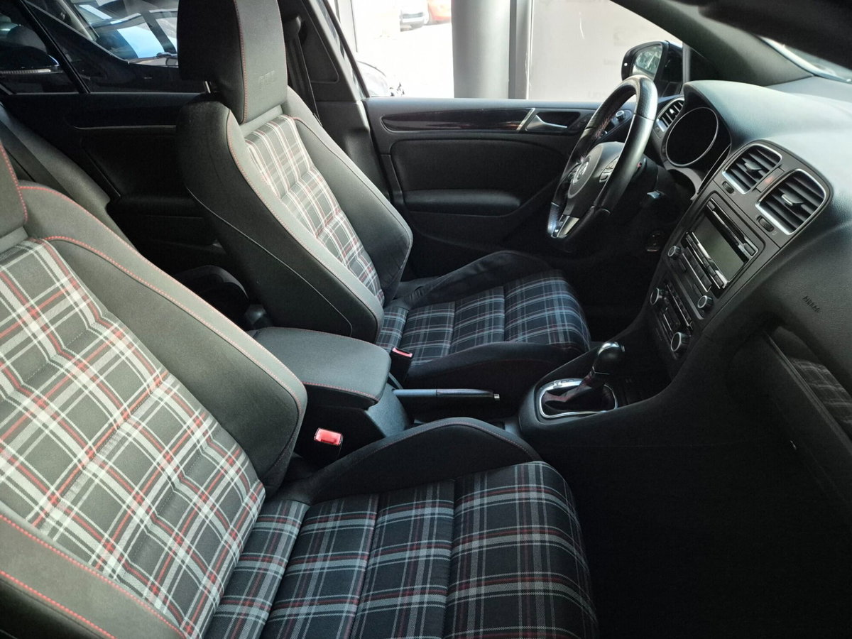 Volkswagen Golf 2.0 TSI DSG 5p. GTI (5)