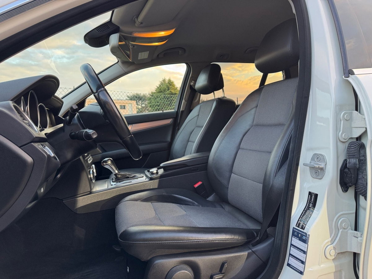 Mercedes-Benz Classe C Station Wagon 220 CDI BlueEFFICIENCY Avantgarde AMG (9)
