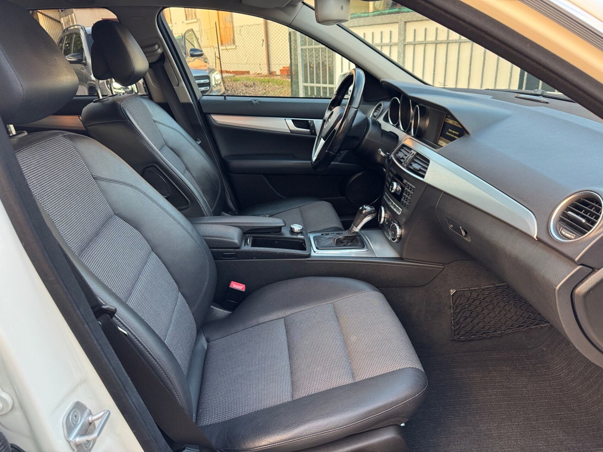 Mercedes-Benz Classe C Station Wagon 220 CDI BlueEFFICIENCY Avantgarde AMG (10)
