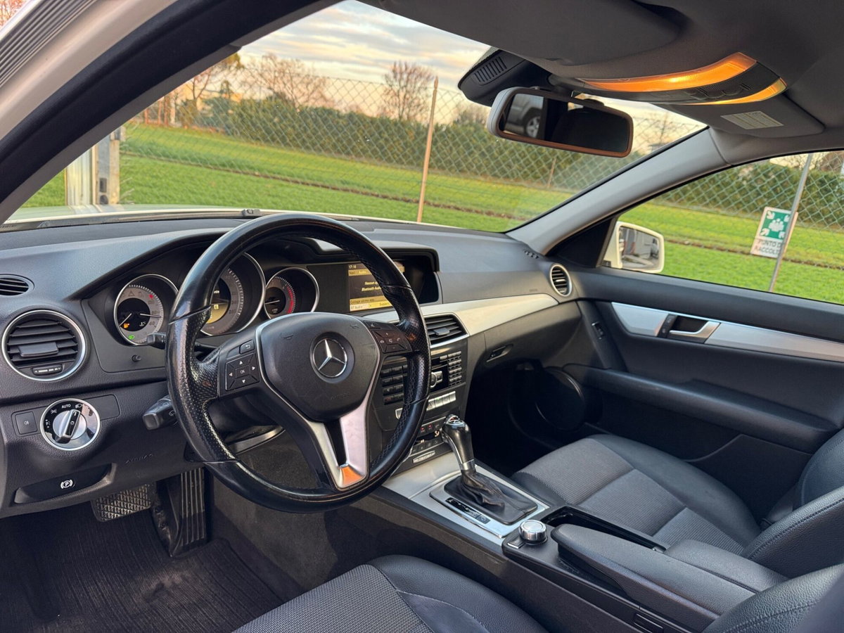 Mercedes-Benz Classe C Station Wagon 220 CDI BlueEFFICIENCY Avantgarde AMG (8)