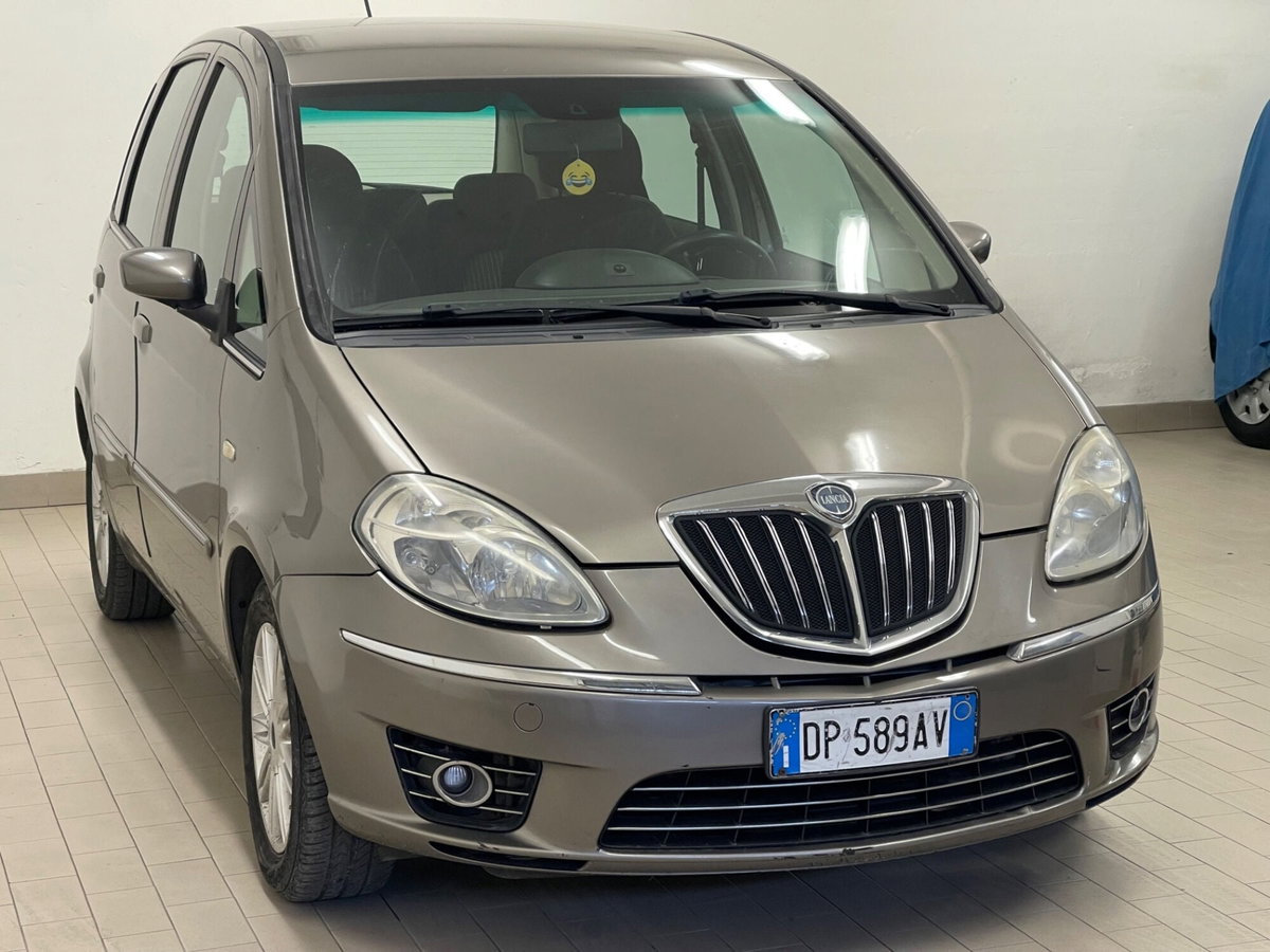 Lancia Musa 1.4 16V Poltrona Frau (3)