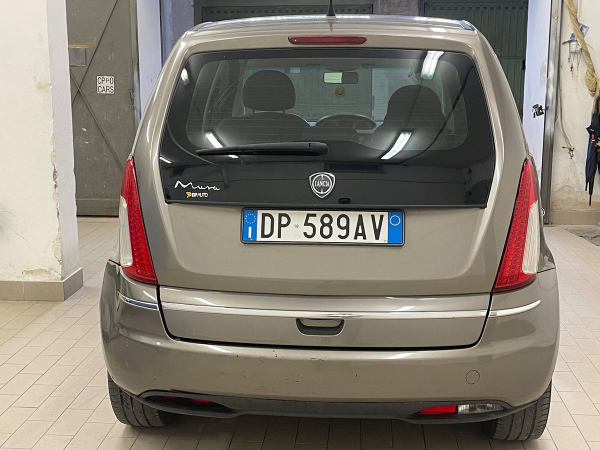 Lancia Musa 1.4 16V Poltrona Frau (6)