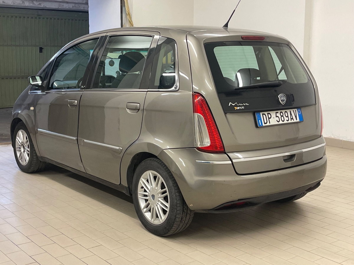 Lancia Musa 1.4 16V Poltrona Frau (7)