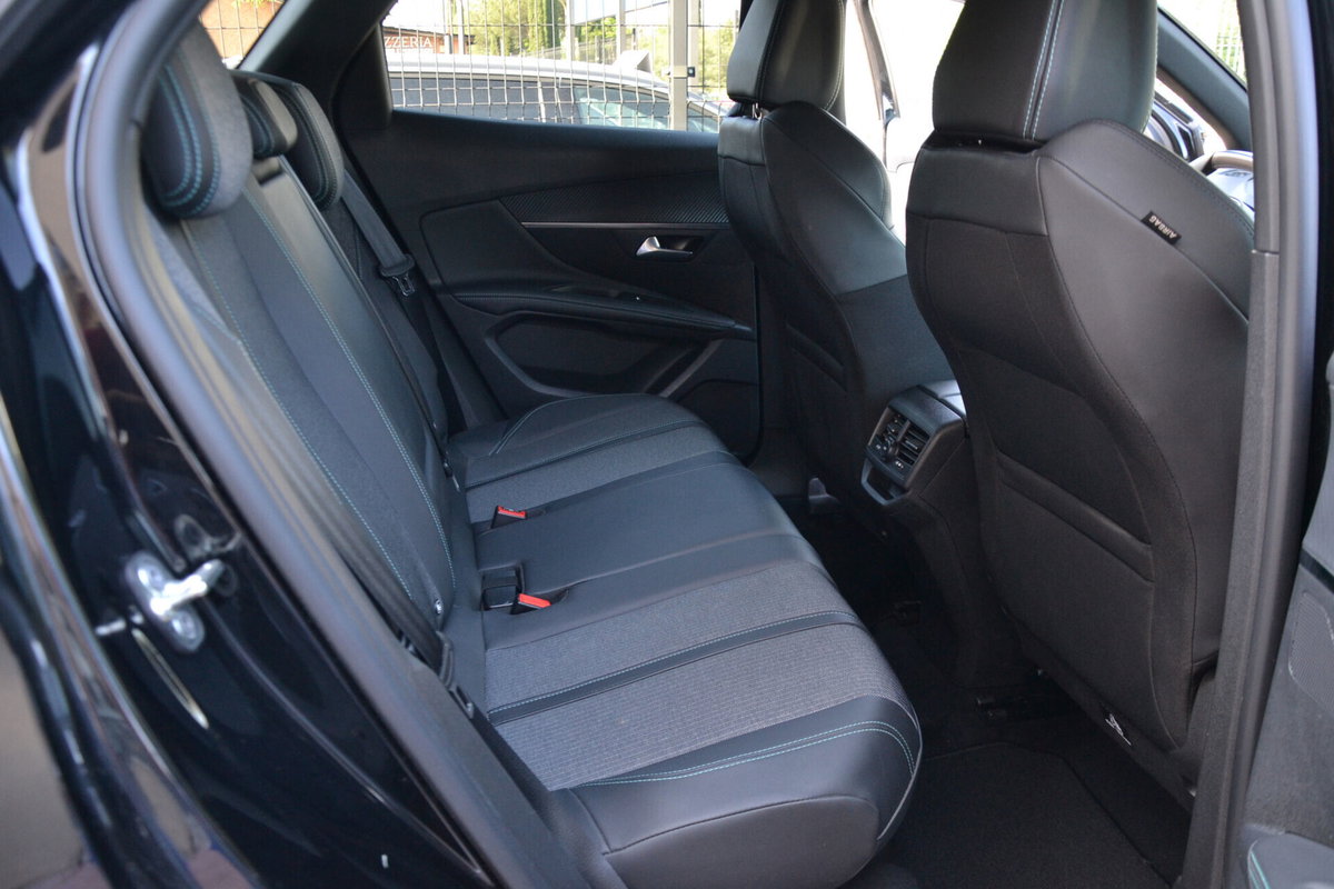 Peugeot 3008 BlueHDi 130 S&S EAT8 Allure Pack (11)