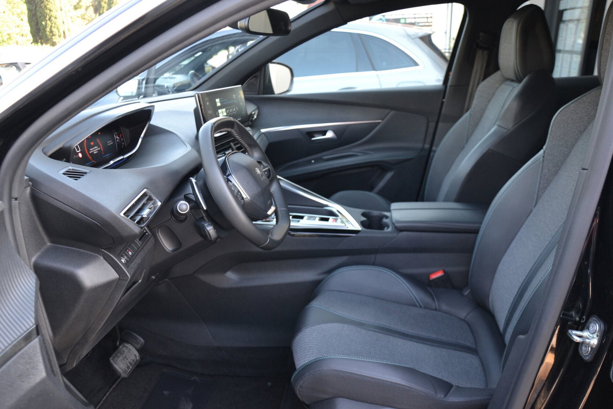 Peugeot 3008 BlueHDi 130 S&S EAT8 Allure Pack (18)