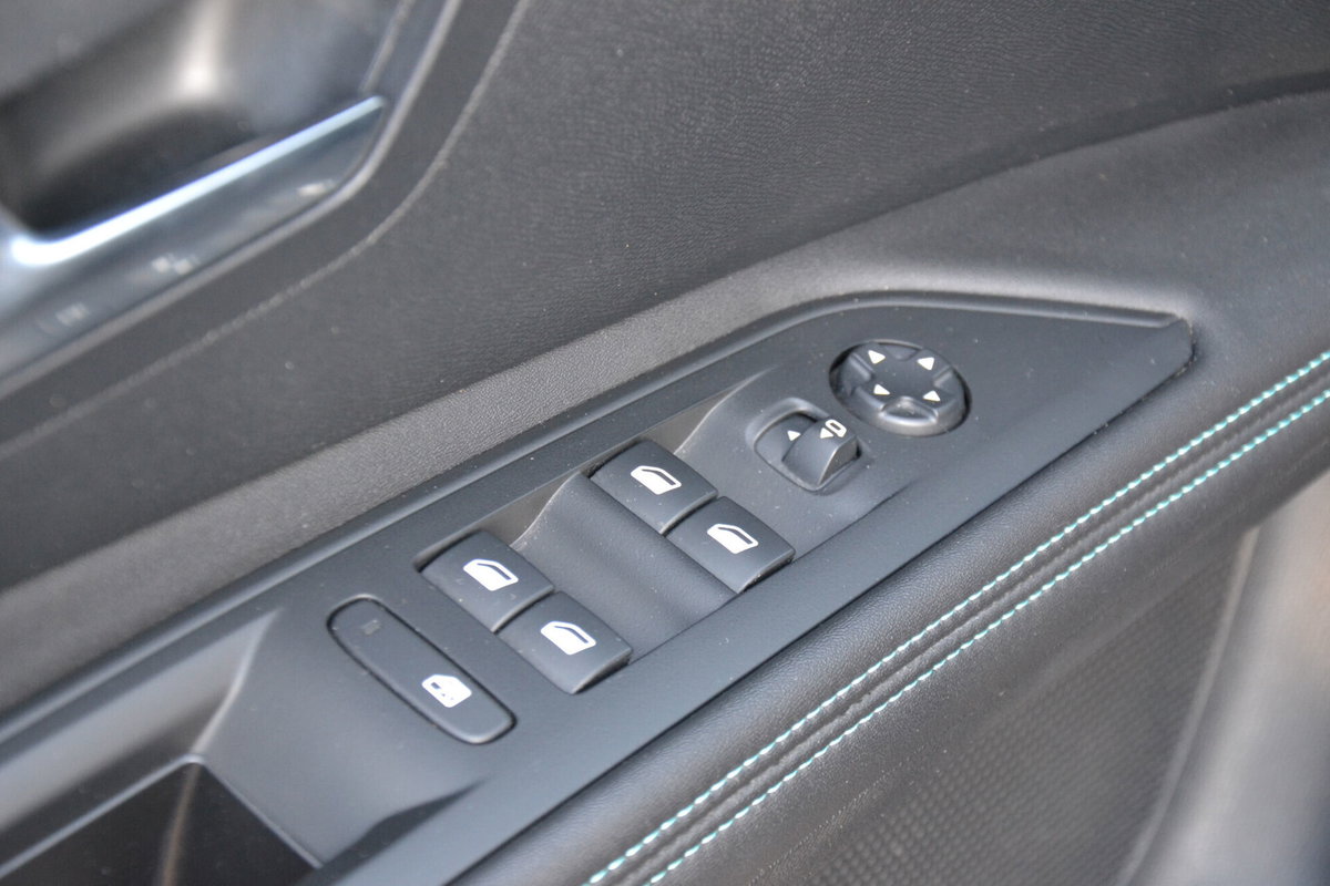 Peugeot 3008 BlueHDi 130 S&S EAT8 Allure Pack (19)