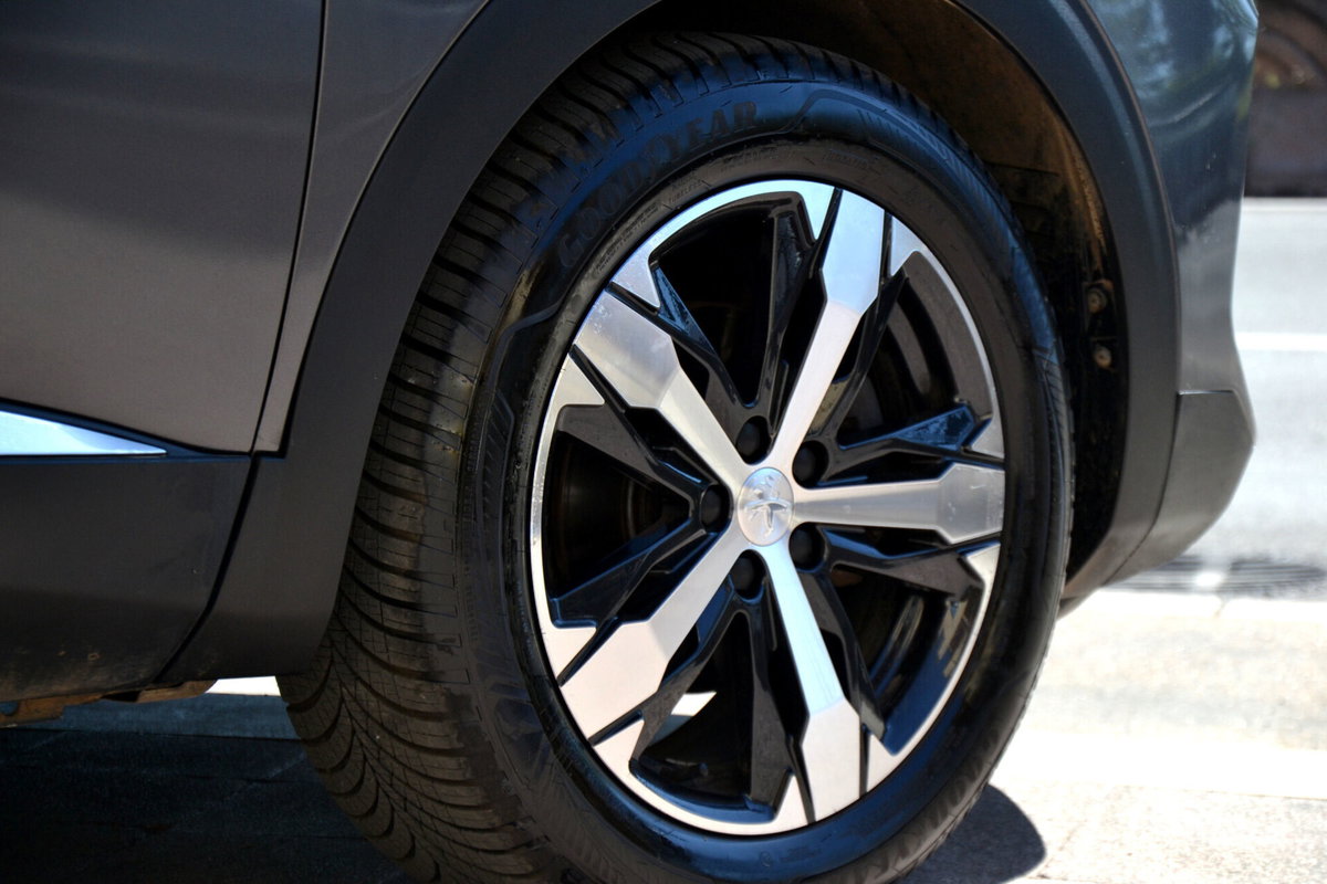 Peugeot 3008 BlueHDi 130 S&S Allure (19)
