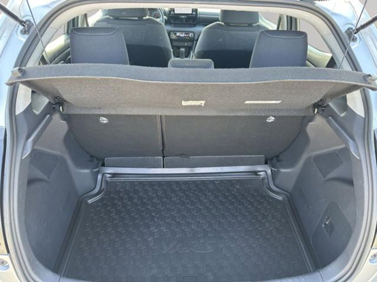 Toyota Yaris 1.5 Hybrid 5 porte Energy (15)
