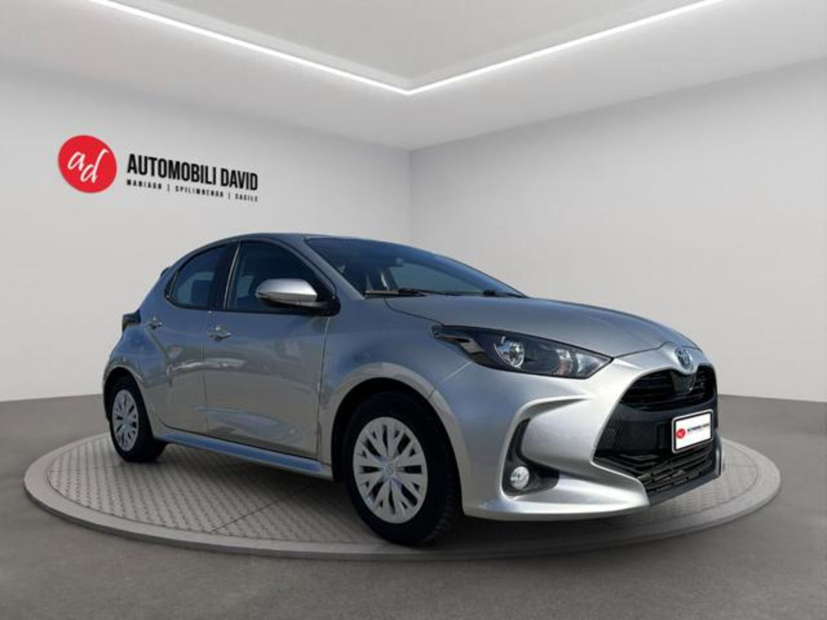 Toyota Yaris 1.5 Hybrid 5 porte Energy (2)