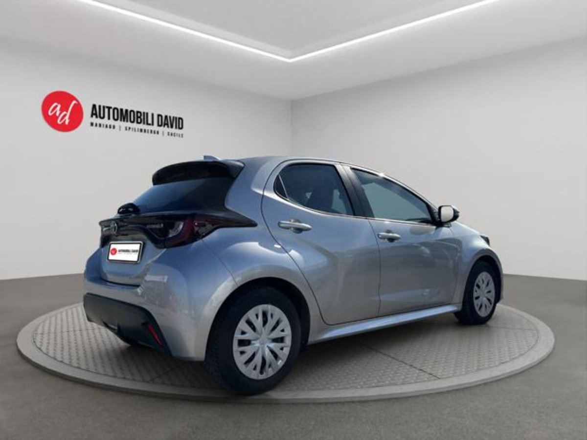 Toyota Yaris 1.5 Hybrid 5 porte Energy (4)