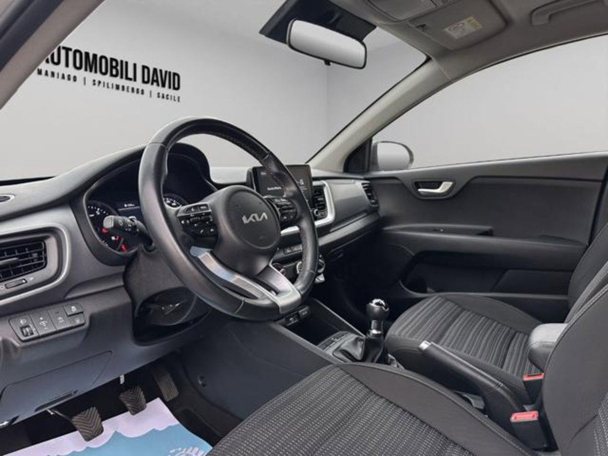 Kia Stonic 1.2 DPI Style (7)