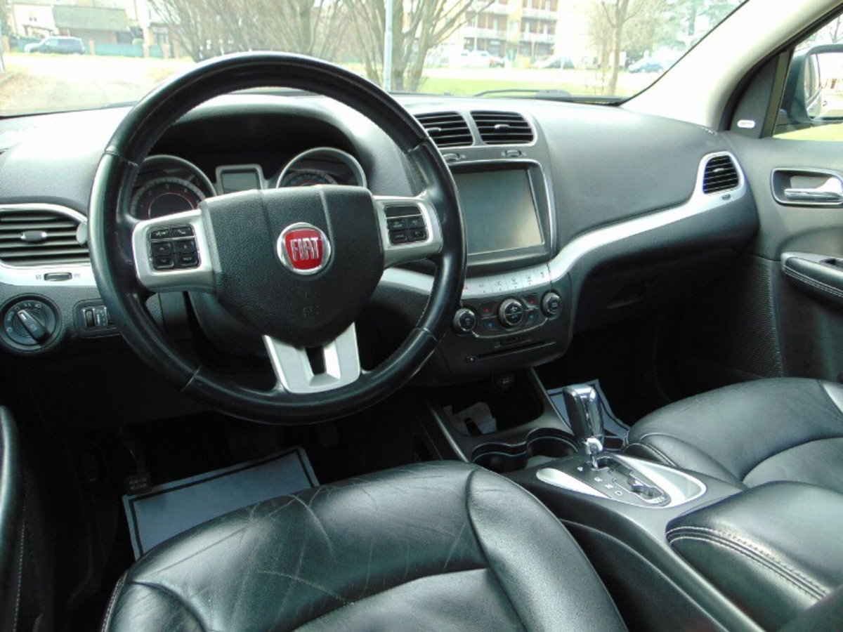Fiat Freemont 2.0 Mjt 170 CV 4x4 Automatica Lounge (12)