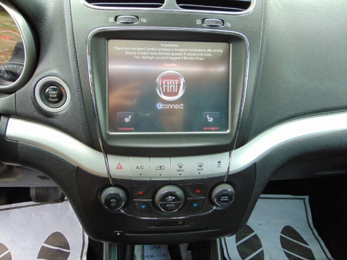 Fiat Freemont 2.0 Mjt 170 CV 4x4 Automatica Lounge (17)