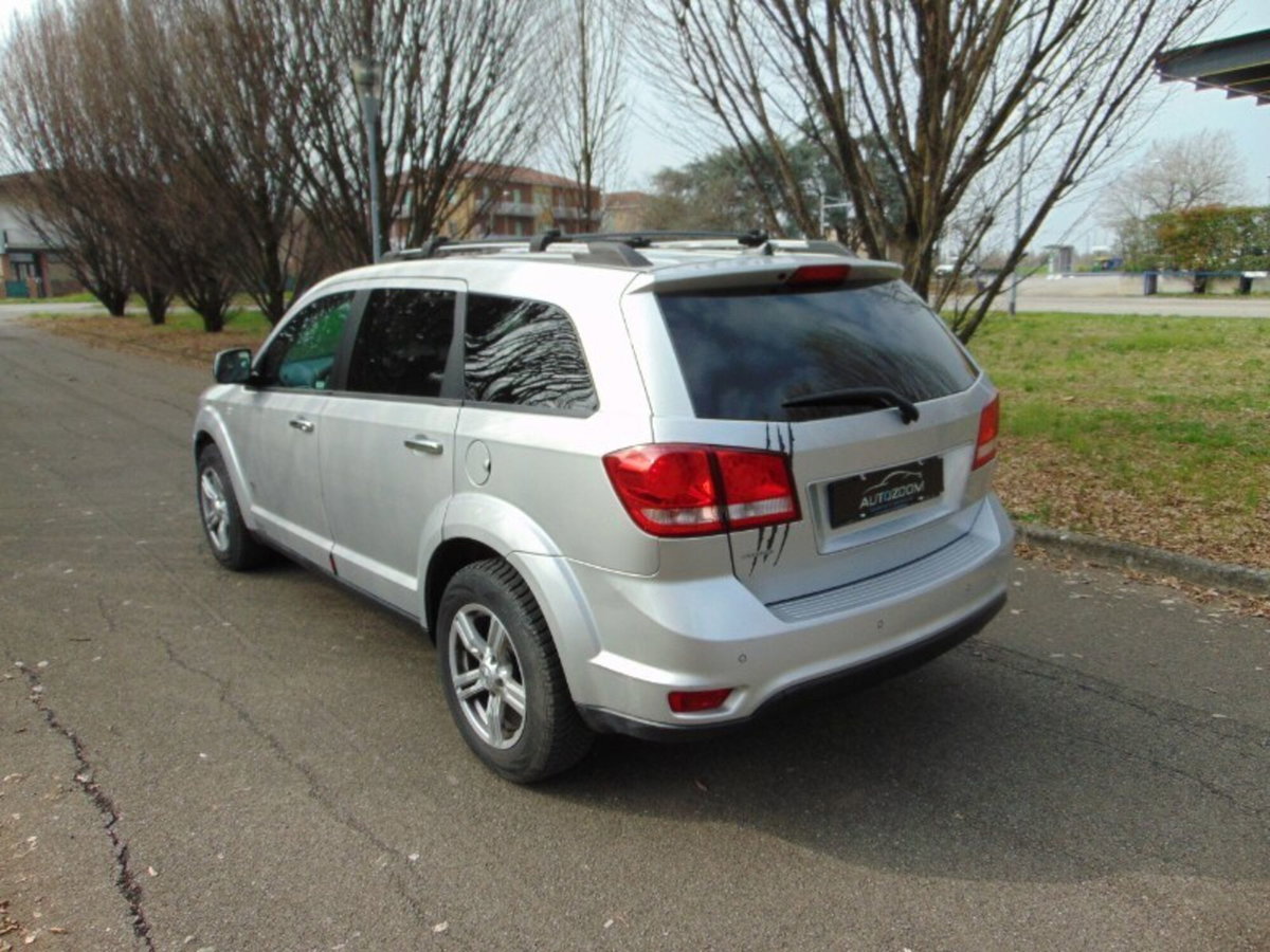 Fiat Freemont 2.0 Mjt 170 CV 4x4 Automatica Lounge (5)