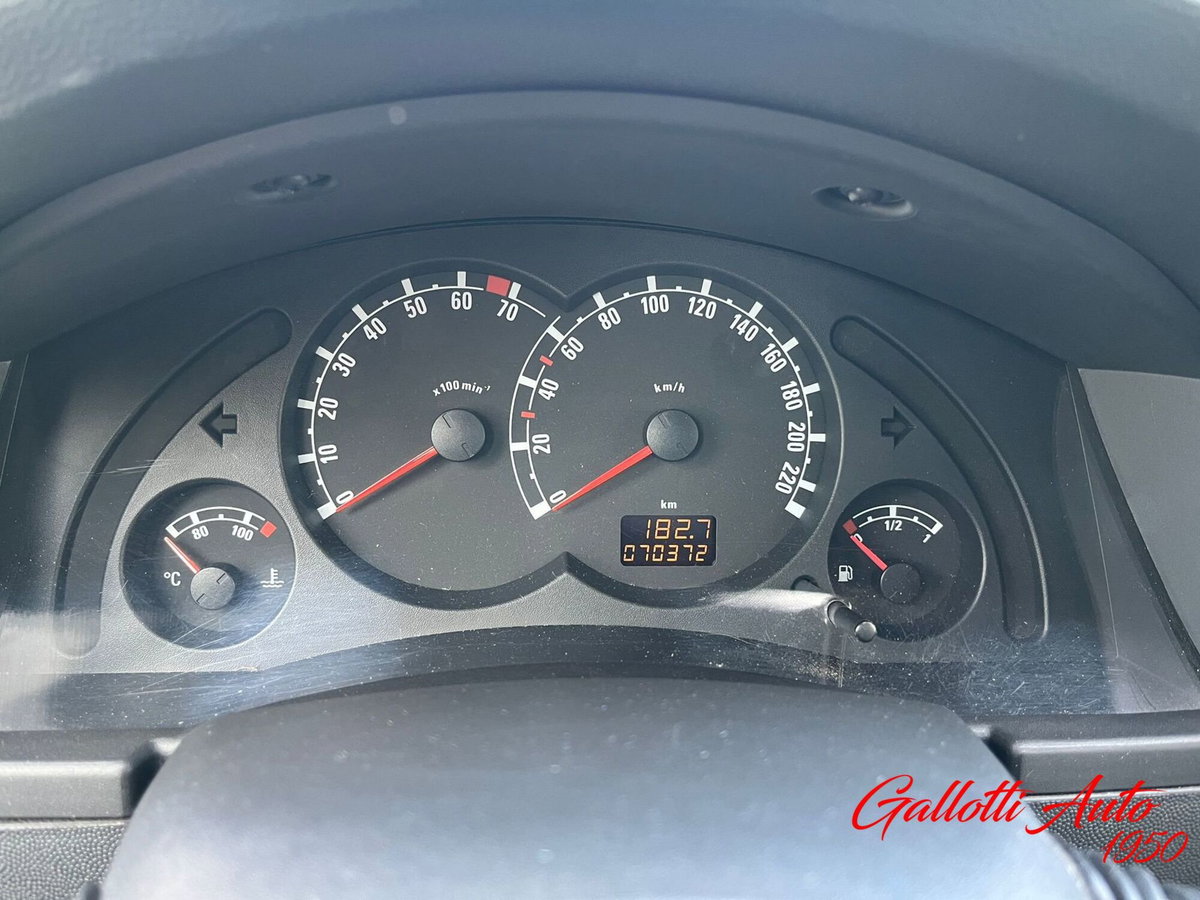 Opel Meriva 1.4 16V Club (11)