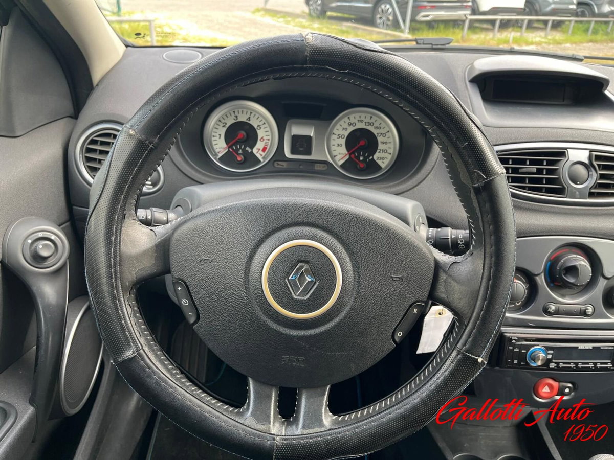 Renault Clio 1.2 16V 5 porte 4U Pack (11)