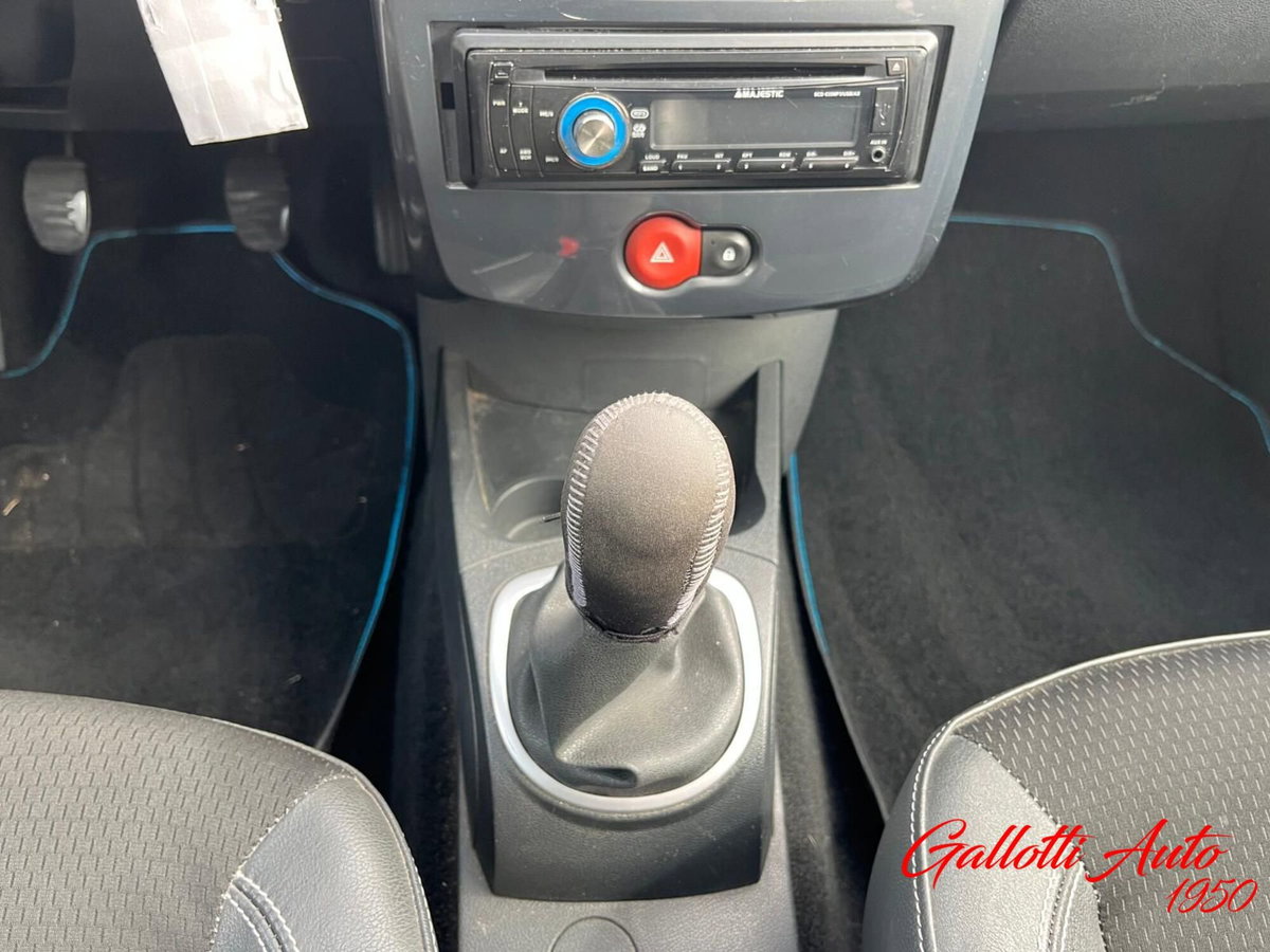 Renault Clio 1.2 16V 5 porte 4U Pack (13)