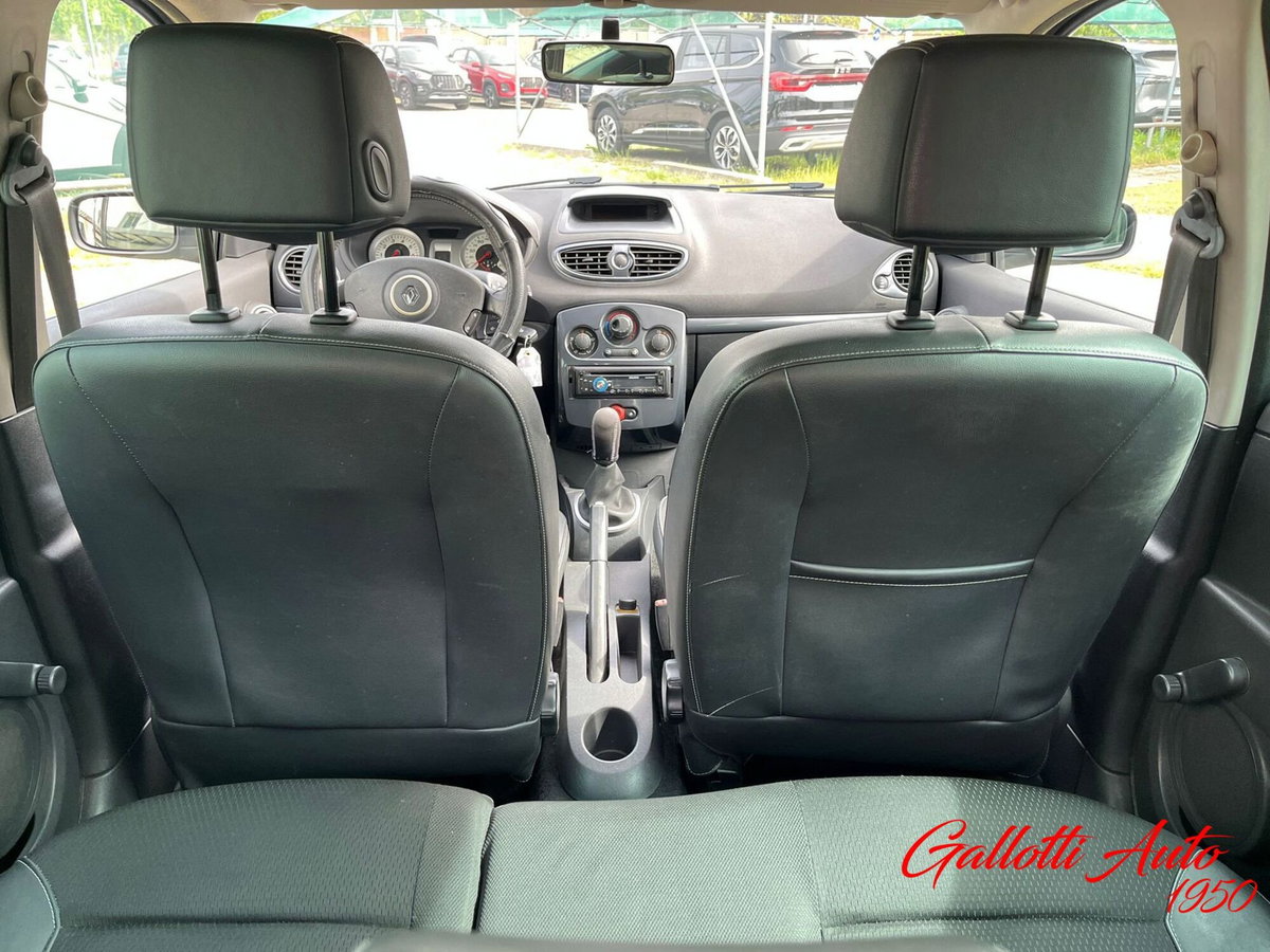 Renault Clio 1.2 16V 5 porte 4U Pack (17)