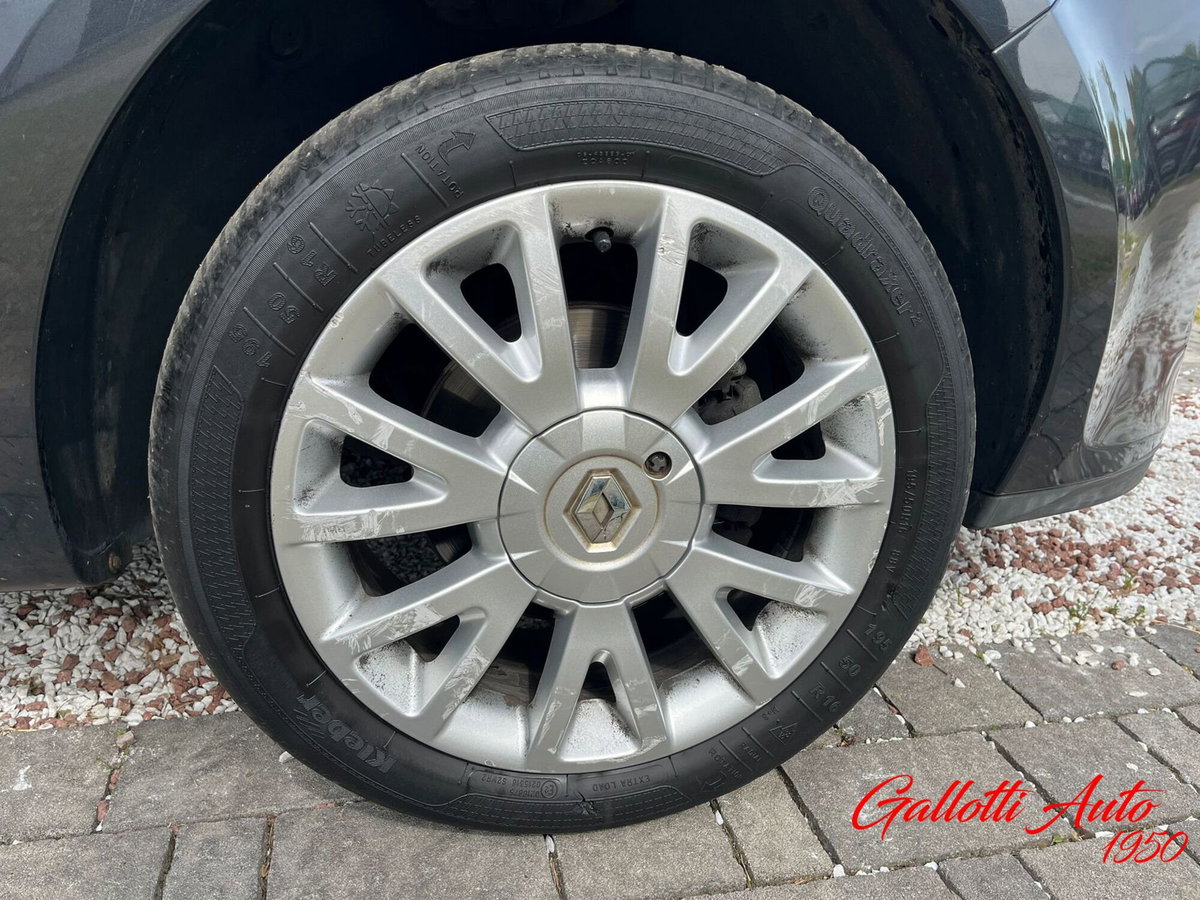 Renault Clio 1.2 16V 5 porte 4U Pack (18)