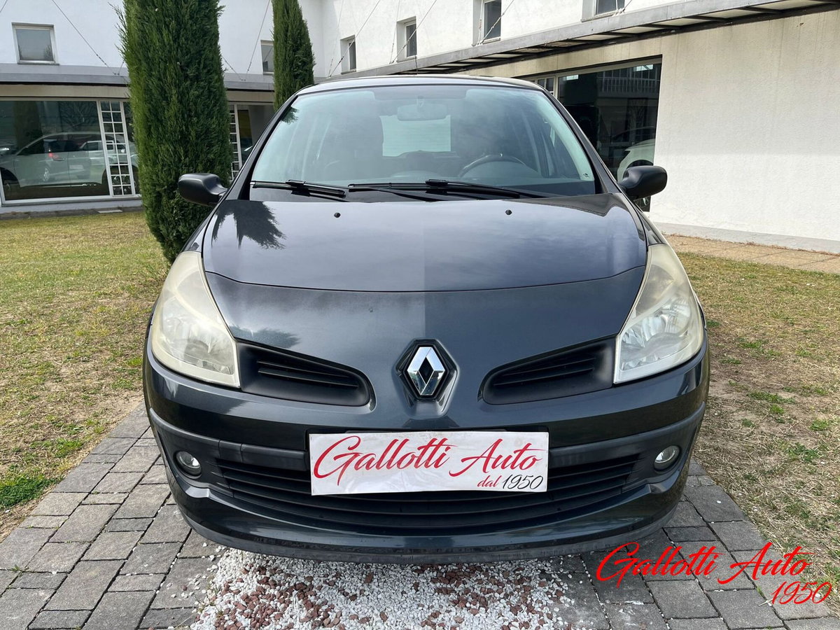 Renault Clio 1.2 16V 5 porte 4U Pack (4)