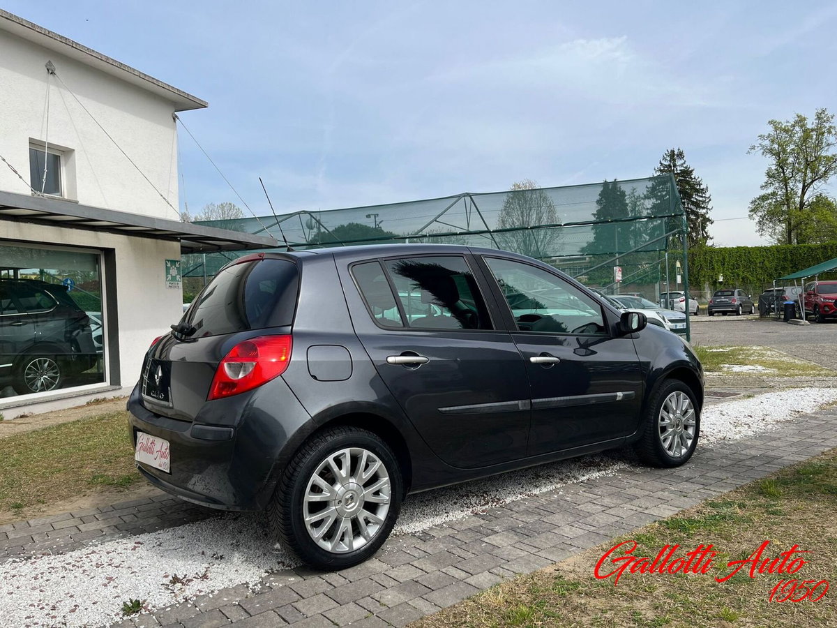 Renault Clio 1.2 16V 5 porte 4U Pack (7)