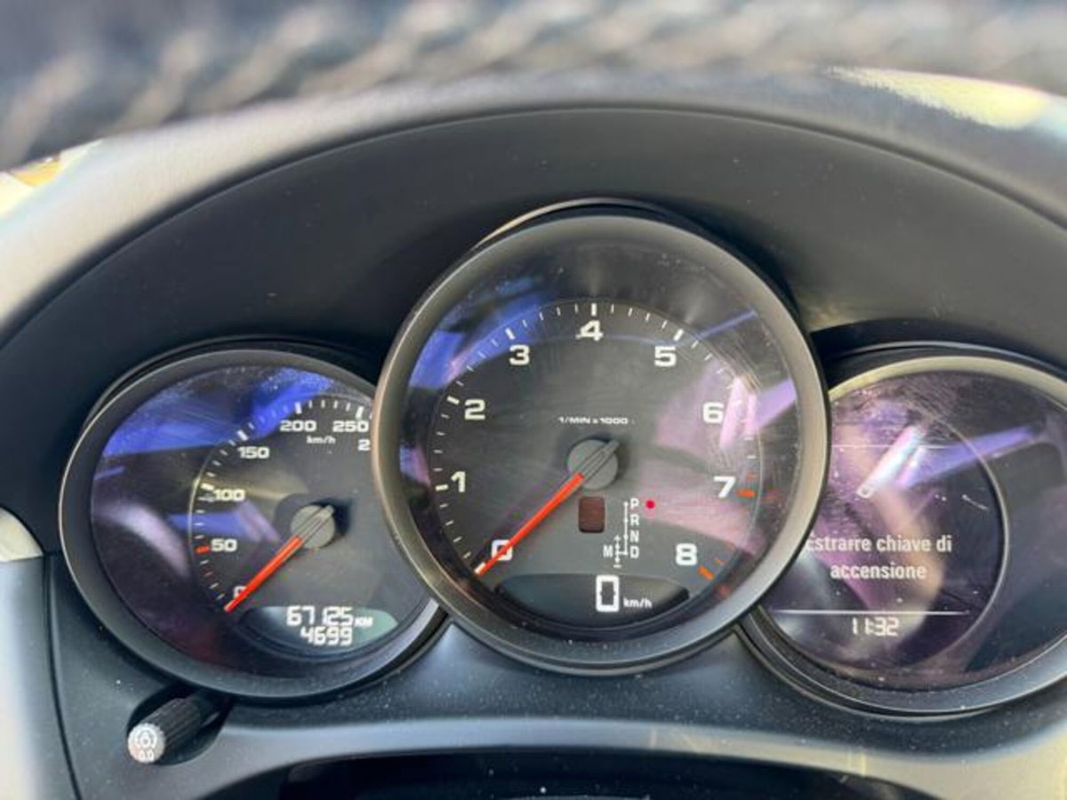 Porsche Macan 2.0 (8)