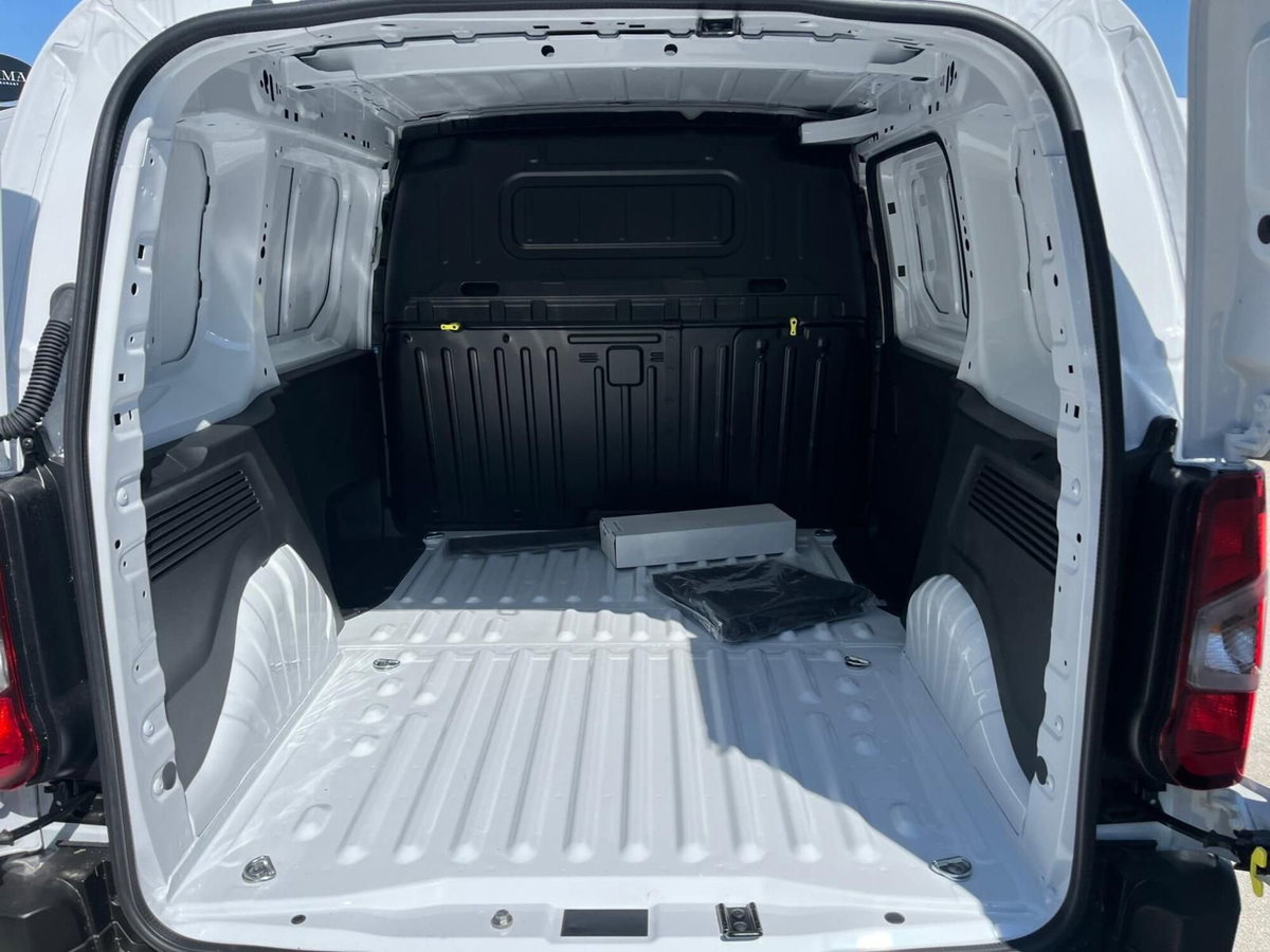 Opel Combo Furgone Cargo 1.5 Diesel 130CV S&S PC 1000kg Edition (12)