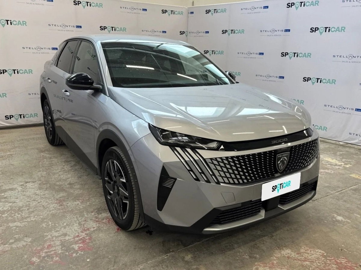 Peugeot 3008 73 kWh Allure 210cv