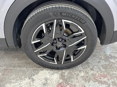 Peugeot 3008 73 kWh Allure 210cv (12)
