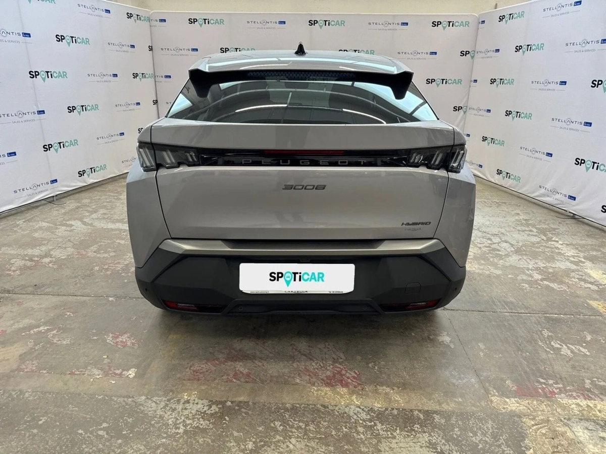 Peugeot 3008 73 kWh Allure 210cv (4)