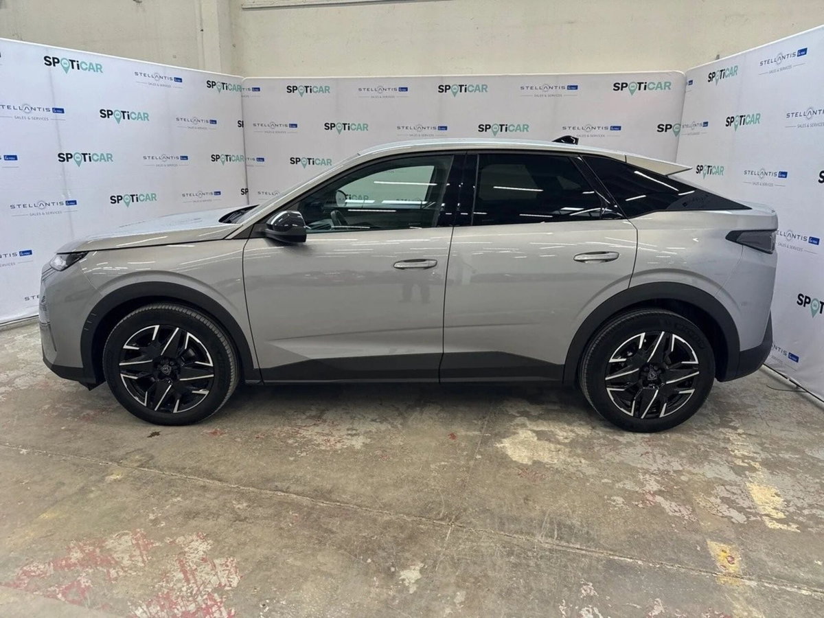 Peugeot 3008 73 kWh Allure 210cv (6)