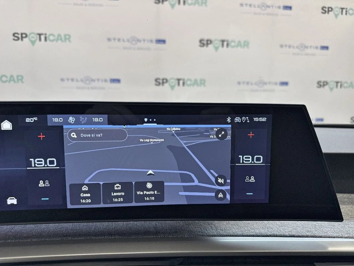 Peugeot 3008 73 kWh Allure 210cv (9)