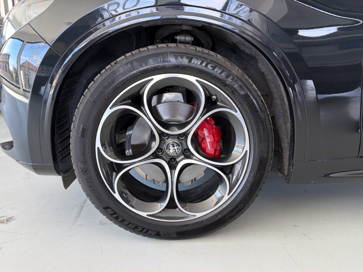 Alfa Romeo Stelvio Stelvio 2.2 Turbodiesel 210 CV AT8 Q4 Veloce (7)