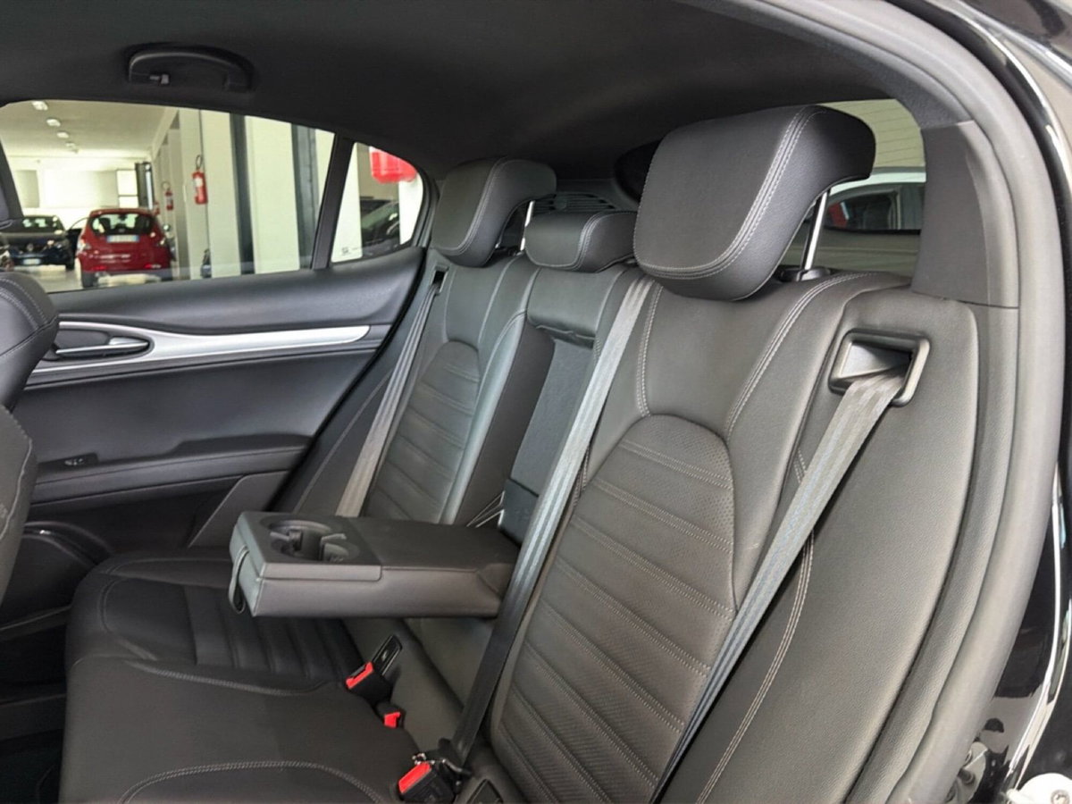 Alfa Romeo Stelvio Stelvio 2.2 Turbodiesel 210 CV AT8 Q4 Veloce (9)