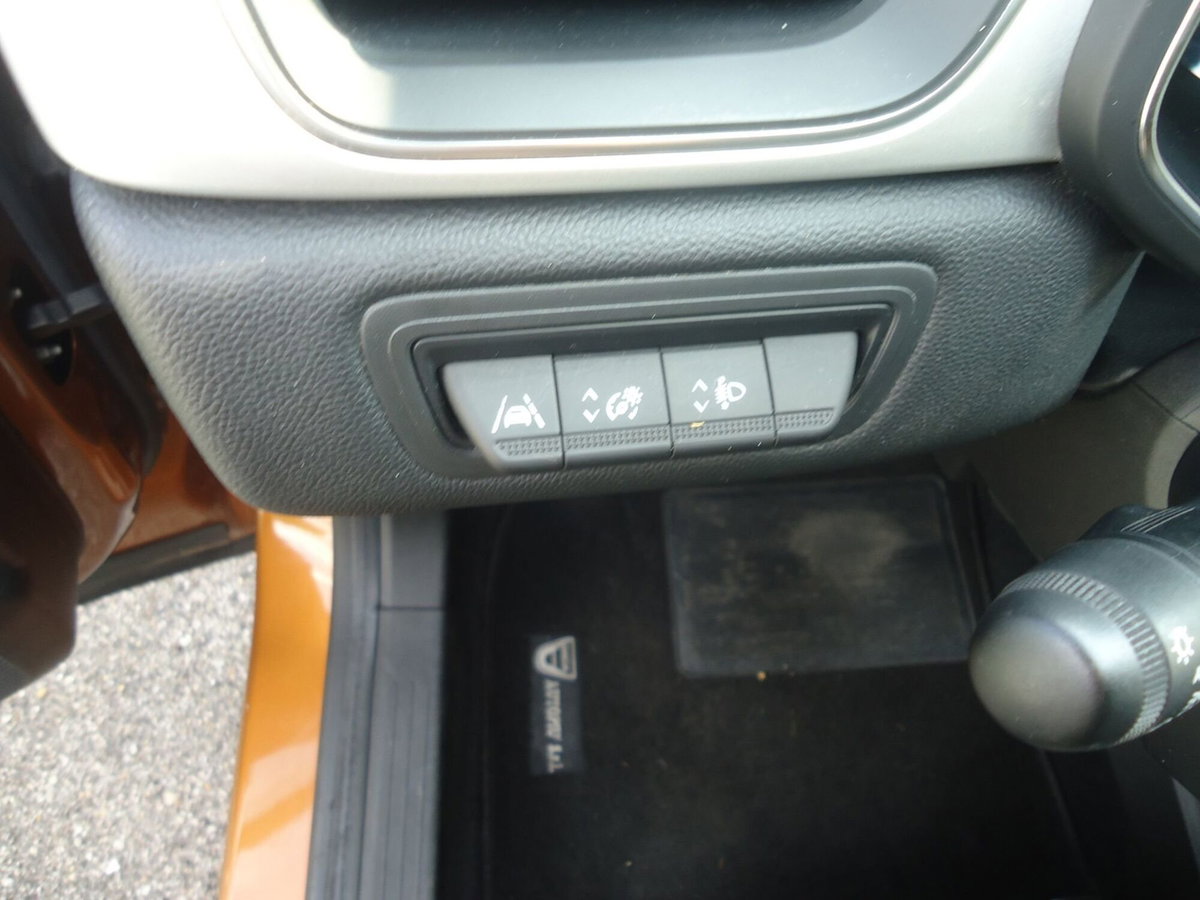 Renault Captur TCe 100 CV GPL FAP Intens (12)