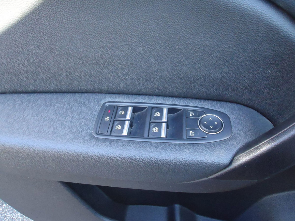 Renault Captur TCe 100 CV GPL FAP Intens (16)