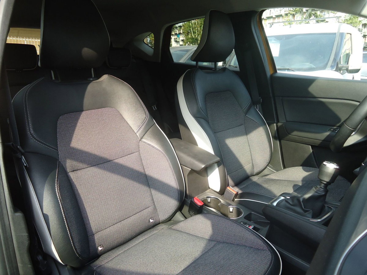 Renault Captur TCe 100 CV GPL FAP Intens (7)