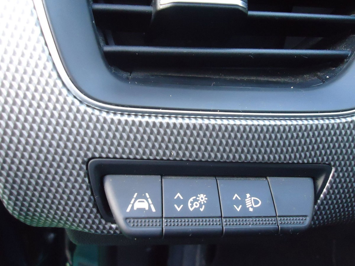 Renault Arkana E-Tech 145 CV Intens (11)