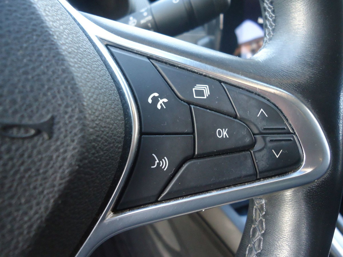 Renault Arkana E-Tech 145 CV Intens (13)