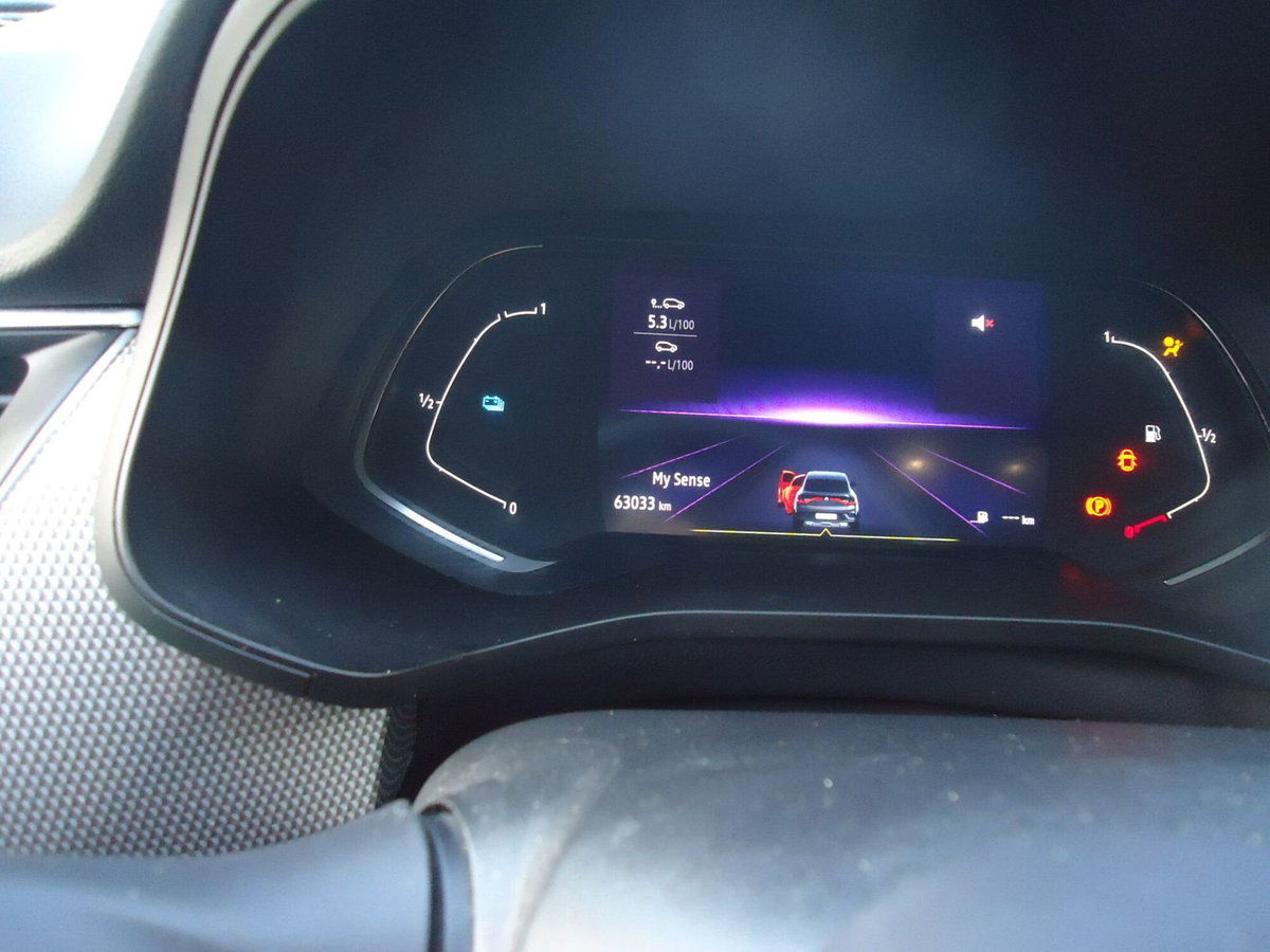Renault Arkana E-Tech 145 CV Intens (14)