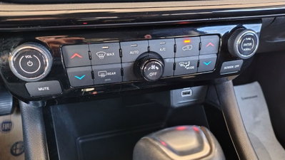 Jeep Compass 1.5 turbo t4 mhev Summit 2wd 130cv dct (15)