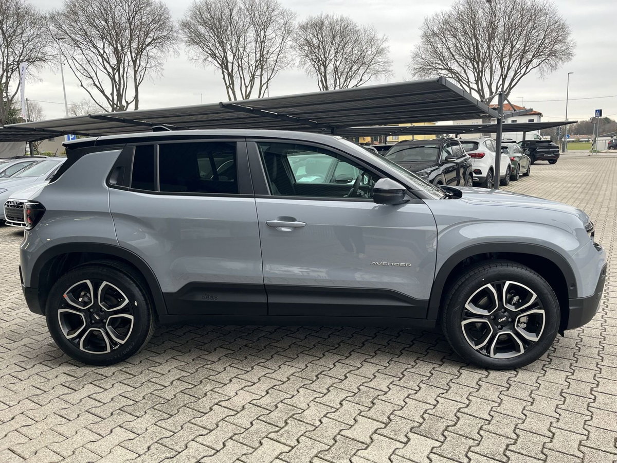 Jeep Avenger 1.2 turbo e-hybrid mhev Summit fwd 110cv edct6 (4)