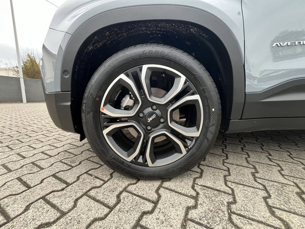 Jeep Avenger 1.2 turbo e-hybrid mhev Summit fwd 110cv edct6 (7)
