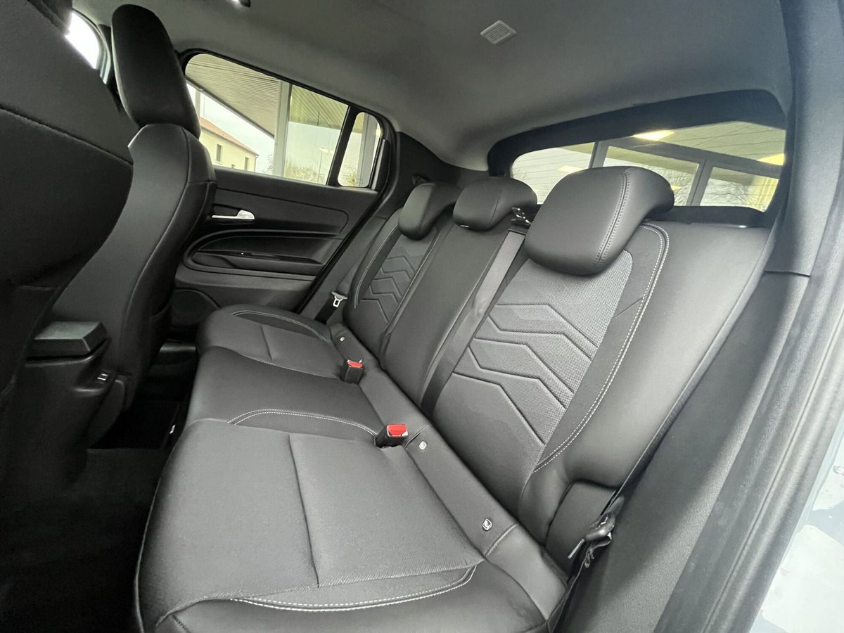 Jeep Avenger 1.2 turbo e-hybrid mhev Summit fwd 110cv edct6 (8)